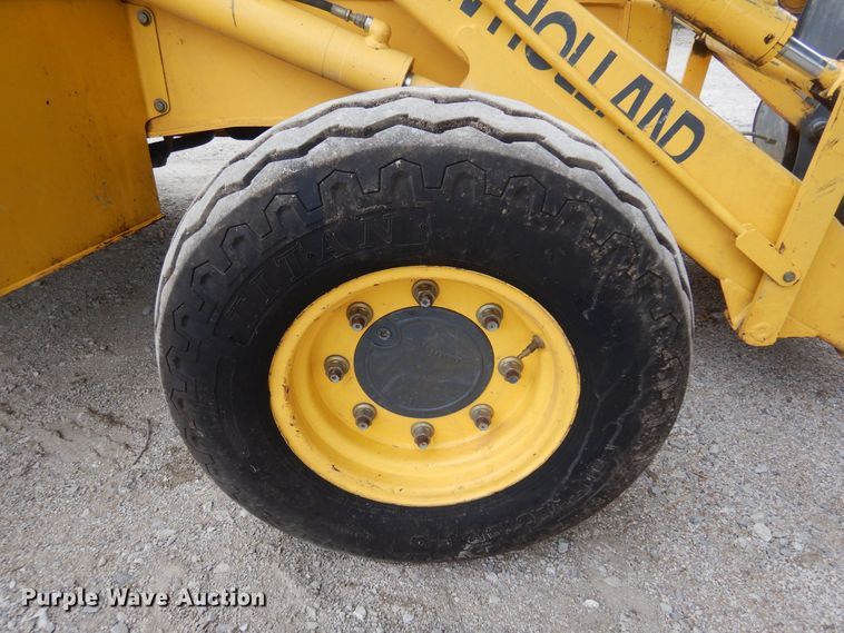 image for item DB7923 2002 New Holland LB75B  backhoe