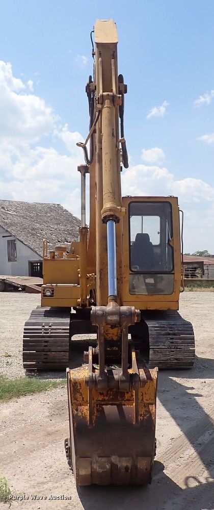 image for item DF5032 1985 John Deere 490  excavator