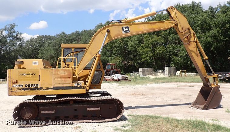 image for item DF5032 1985 John Deere 490  excavator