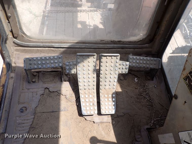 image for item DF5032 1985 John Deere 490  excavator