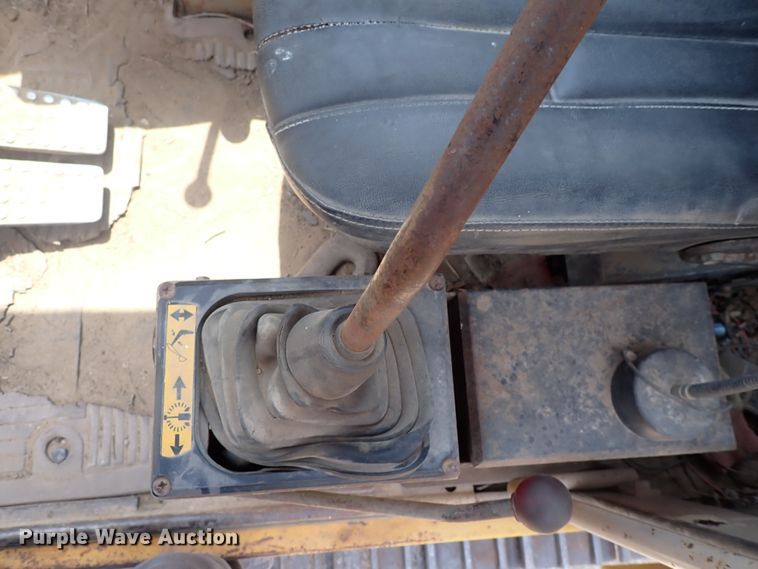 image for item DF5032 1985 John Deere 490  excavator