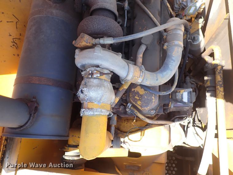 image for item DF5032 1985 John Deere 490  excavator