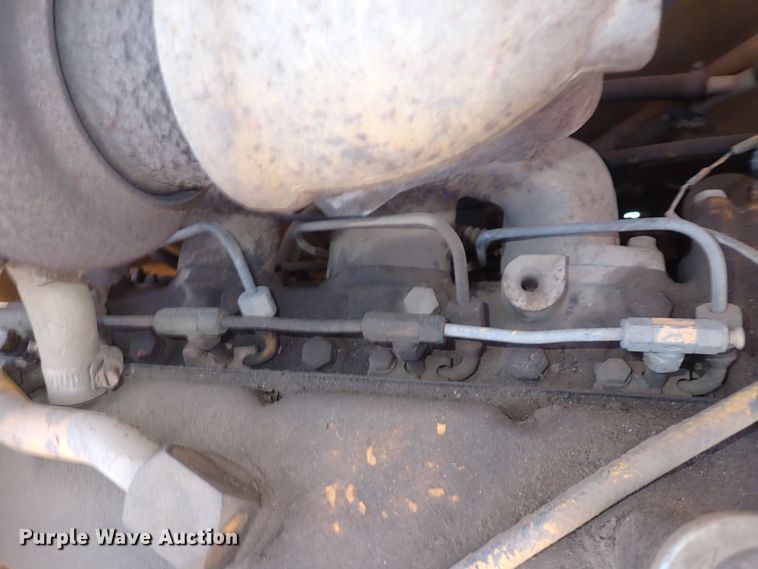 image for item DF5032 1985 John Deere 490  excavator