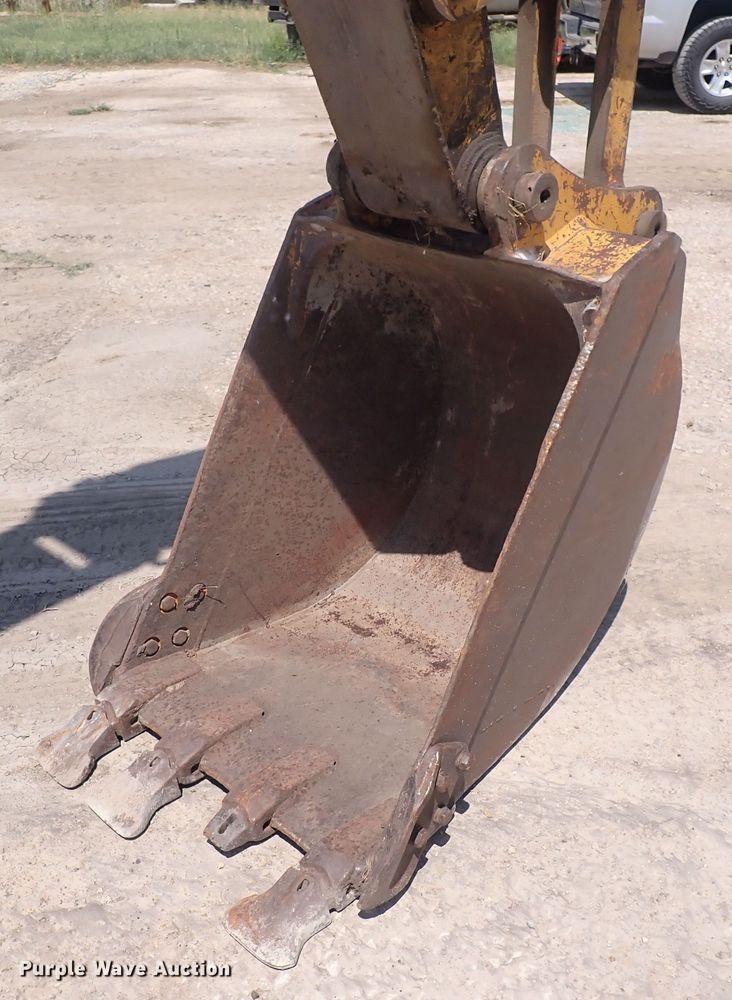 image for item DF5032 1985 John Deere 490  excavator