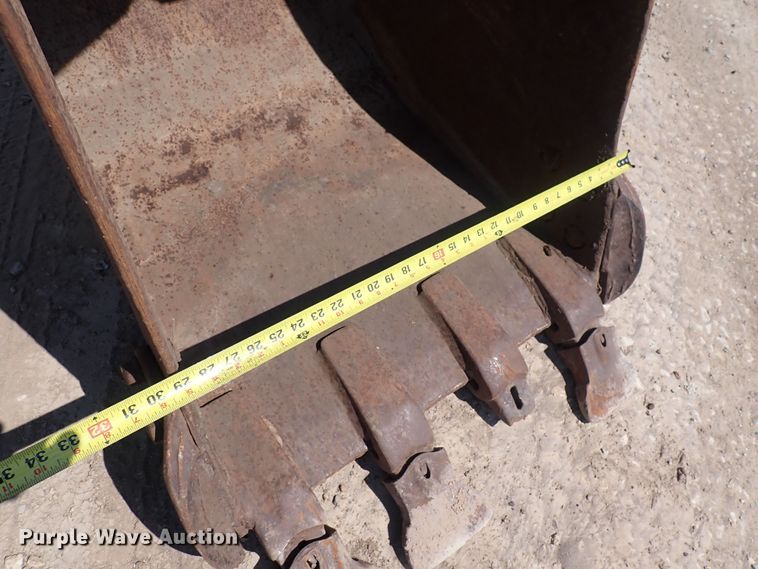 image for item DF5032 1985 John Deere 490  excavator