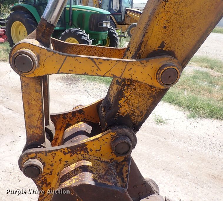 image for item DF5032 1985 John Deere 490  excavator