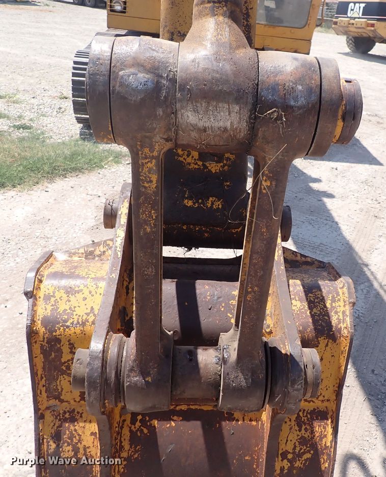 image for item DF5032 1985 John Deere 490  excavator