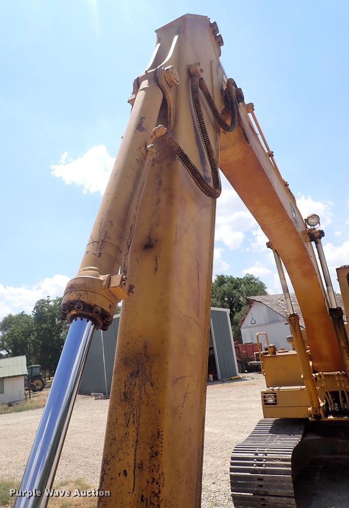 image for item DF5032 1985 John Deere 490  excavator