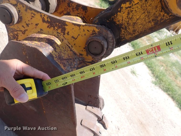 image for item DF5032 1985 John Deere 490  excavator