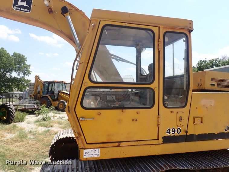 image for item DF5032 1985 John Deere 490  excavator