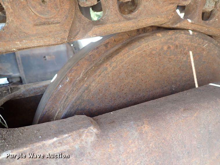 image for item DF5032 1985 John Deere 490  excavator