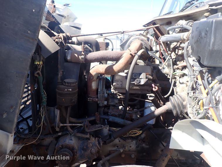 image for item DG2684 1999 International 4900  dump truck