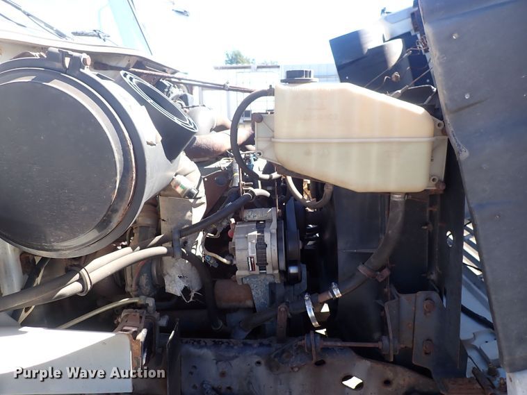 image for item DG2684 1999 International 4900  dump truck