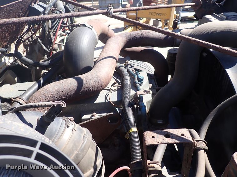 image for item DG2684 1999 International 4900  dump truck