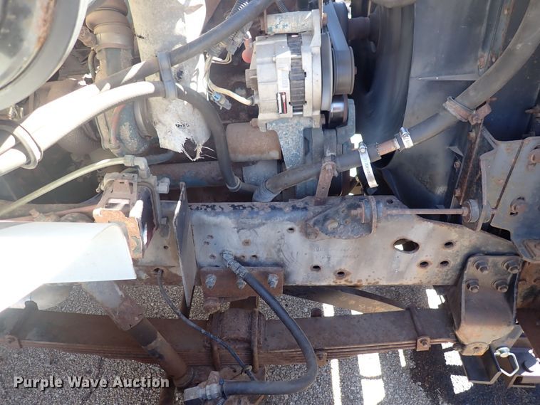 image for item DG2684 1999 International 4900  dump truck