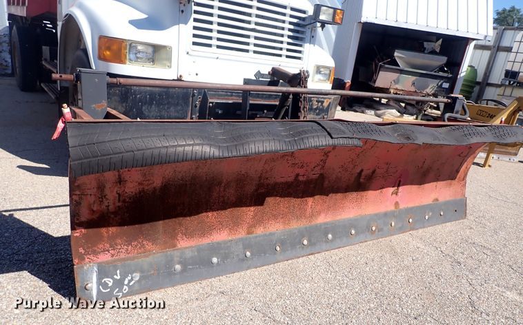 image for item DG2684 1999 International 4900  dump truck