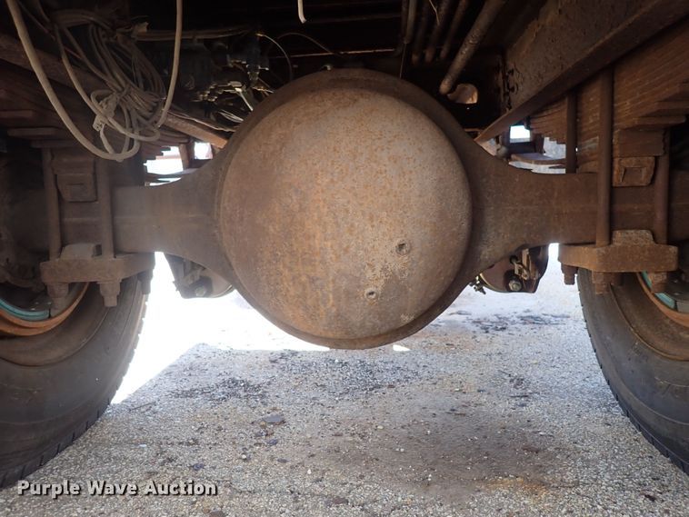 image for item DG2684 1999 International 4900  dump truck