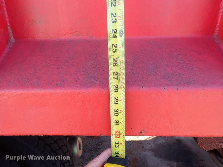 image for item DG2684 1999 International 4900  dump truck