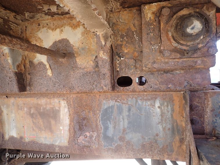 image for item DG2684 1999 International 4900  dump truck