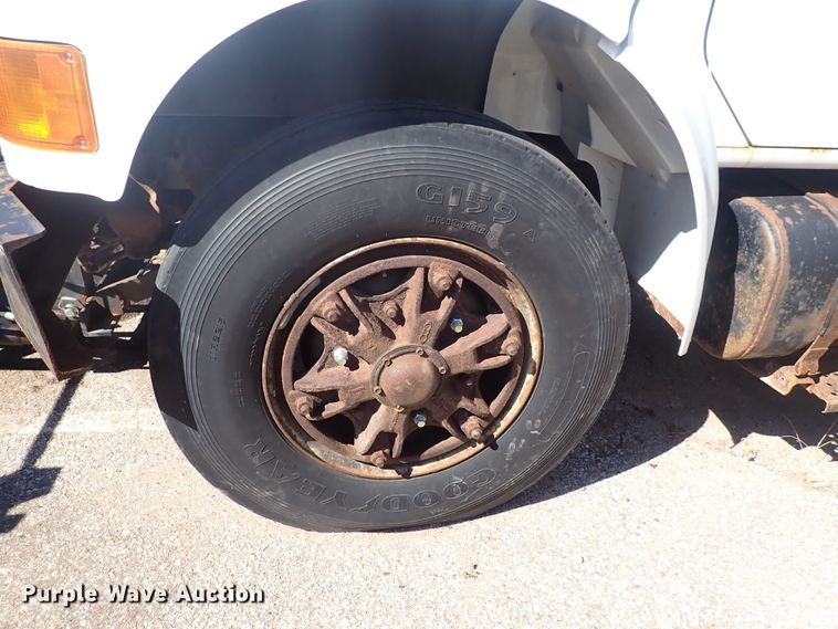 image for item DG2684 1999 International 4900  dump truck