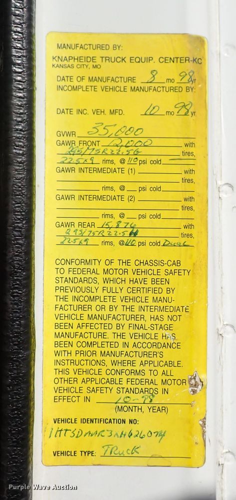 image for item DG2684 1999 International 4900  dump truck