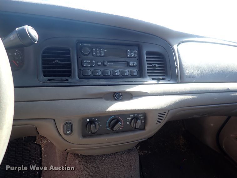 image for item DG2689 2003 Ford Crown Victoria Police Interceptor