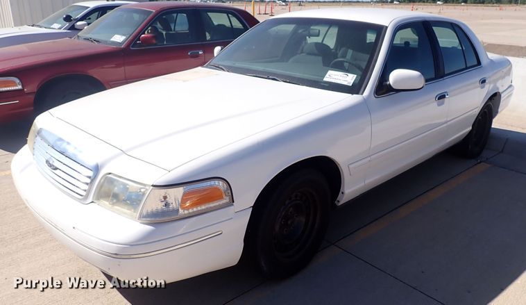 image for item DG2690 2000 Ford Crown Victoria Police Interceptor