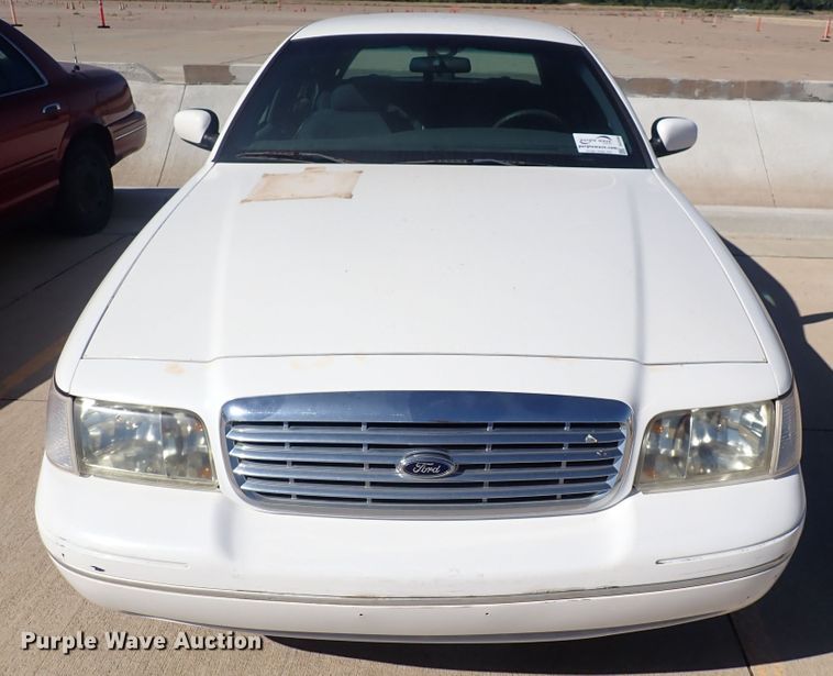 image for item DG2690 2000 Ford Crown Victoria Police Interceptor