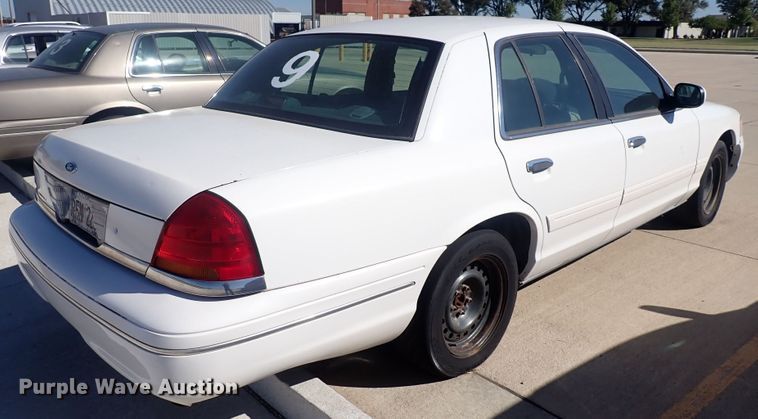 image for item DG2690 2000 Ford Crown Victoria Police Interceptor