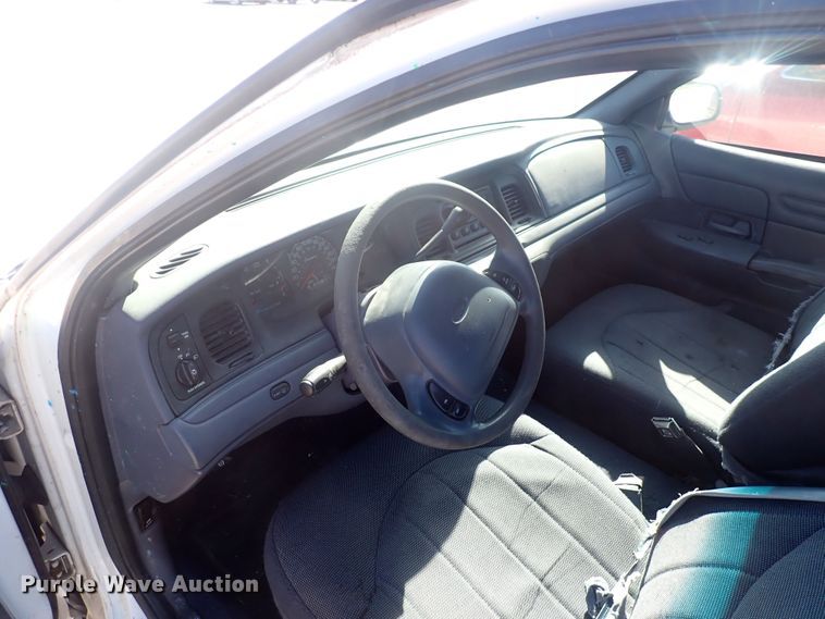 image for item DG2690 2000 Ford Crown Victoria Police Interceptor