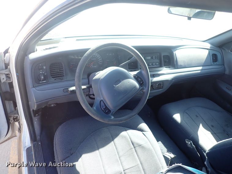 image for item DG2690 2000 Ford Crown Victoria Police Interceptor