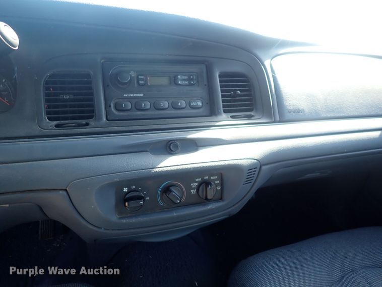 image for item DG2690 2000 Ford Crown Victoria Police Interceptor