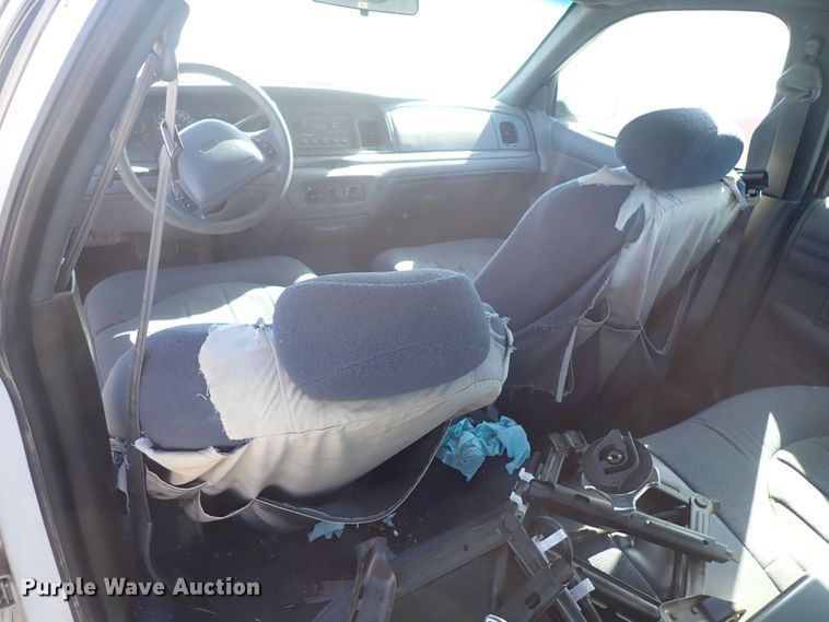 image for item DG2690 2000 Ford Crown Victoria Police Interceptor