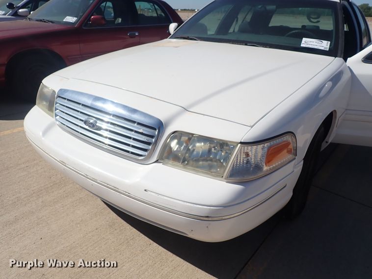 image for item DG2690 2000 Ford Crown Victoria Police Interceptor