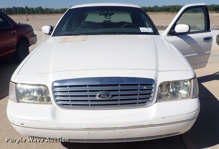 image for item DG2690 2000 Ford Crown Victoria Police Interceptor