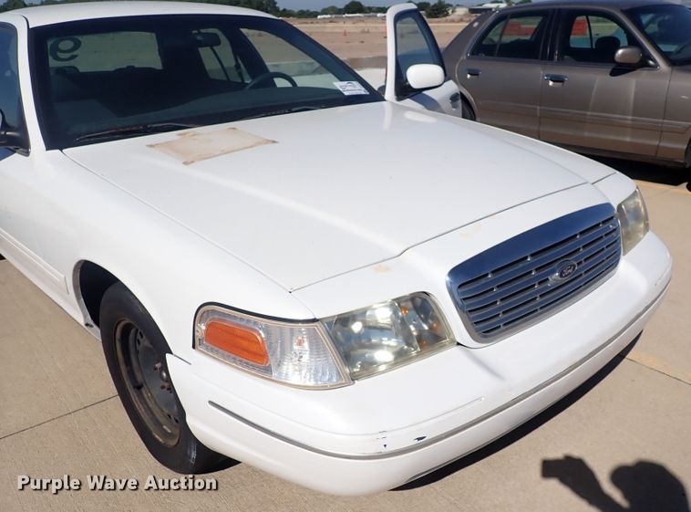 image for item DG2690 2000 Ford Crown Victoria Police Interceptor