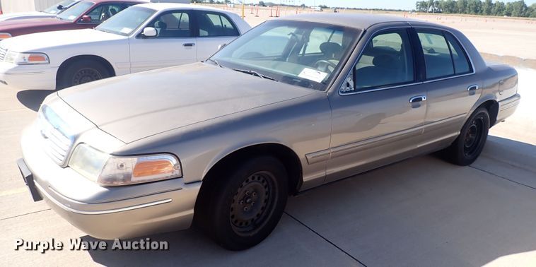 image for item DG2691 2001 Ford Crown Victoria Police Interceptor