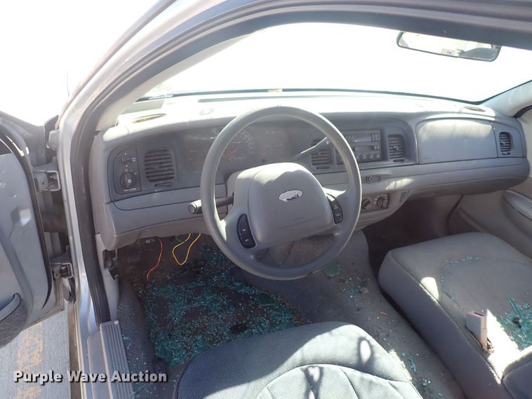 image for item DG2692 2001 Ford Crown Victoria Police Interceptor