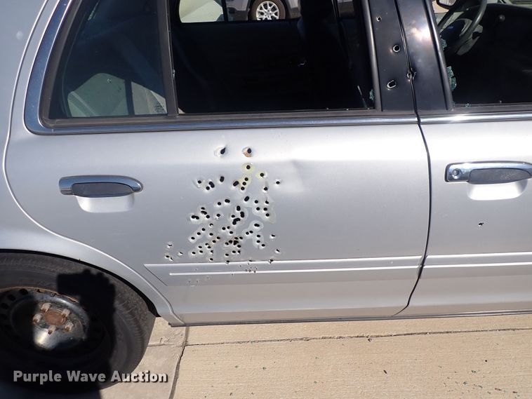 image for item DG2692 2001 Ford Crown Victoria Police Interceptor