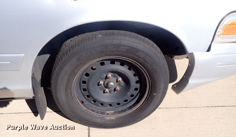 image for item DG2692 2001 Ford Crown Victoria Police Interceptor