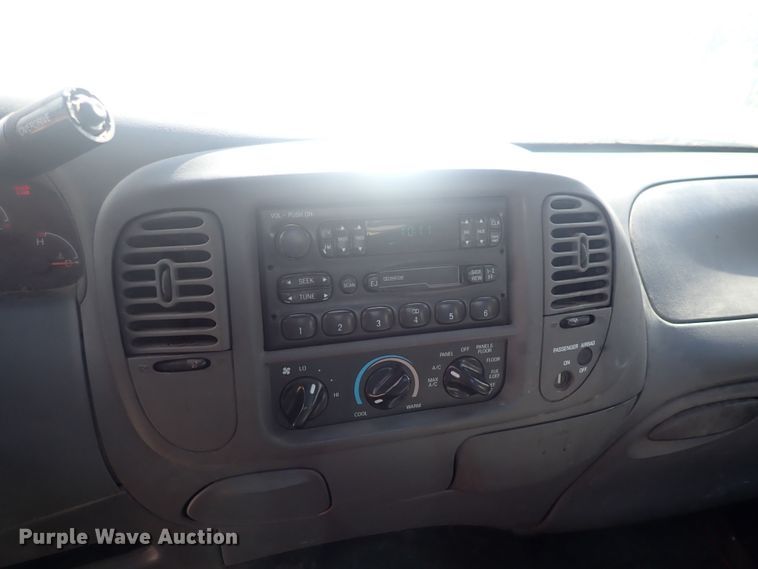 image for item DG2737 2002 Ford F150  pickup truck