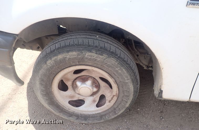 image for item DG2737 2002 Ford F150  pickup truck