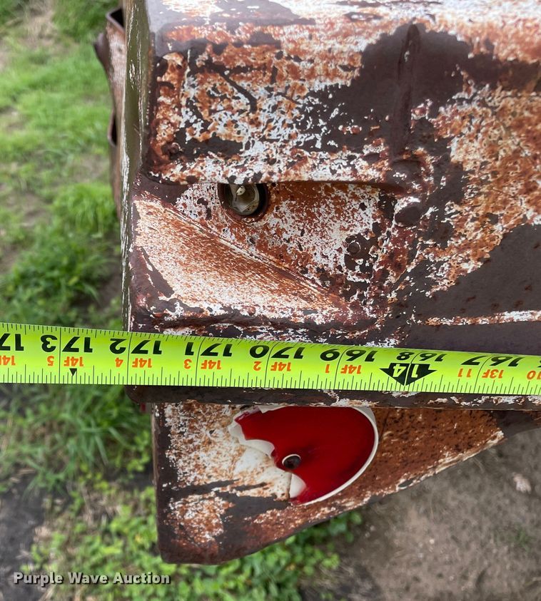 image for item DJ5211 1975 GMC 6000  flatbed truck