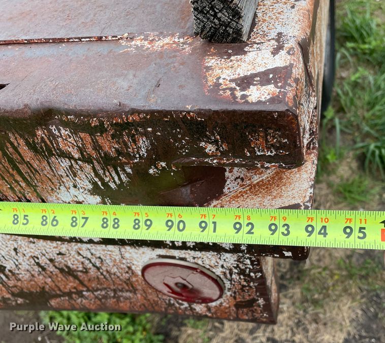 image for item DJ5211 1975 GMC 6000  flatbed truck