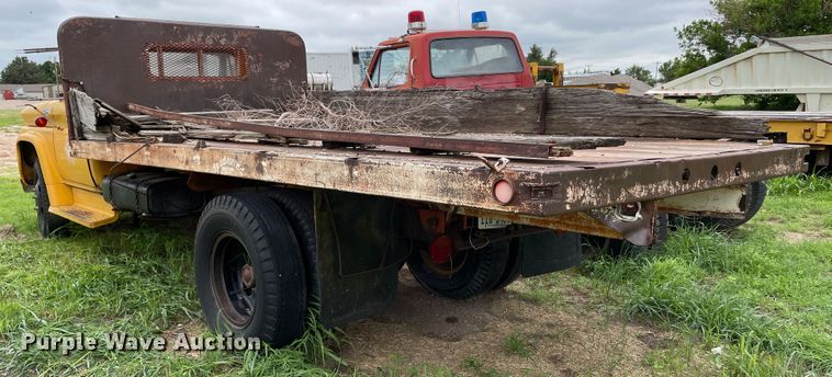 image for item DJ5212 1965 Chevrolet C60  flatbed truck