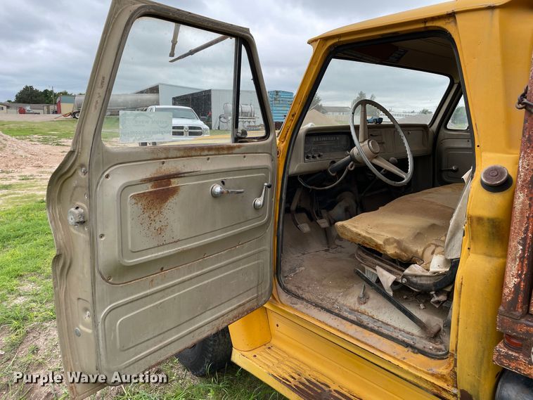 image for item DJ5212 1965 Chevrolet C60  flatbed truck