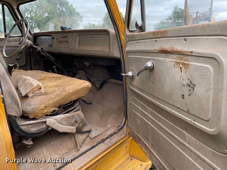 image for item DJ5212 1965 Chevrolet C60  flatbed truck