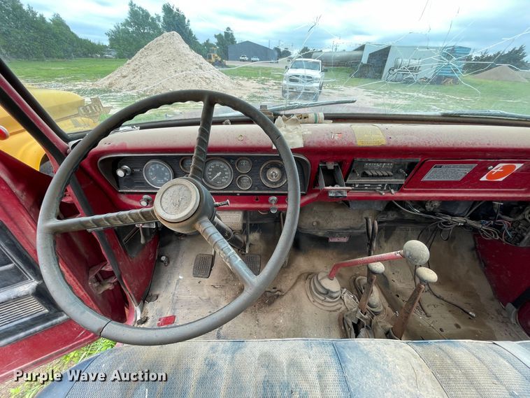 image for item DJ5213 1978 Ford F600  truck cab and chassis