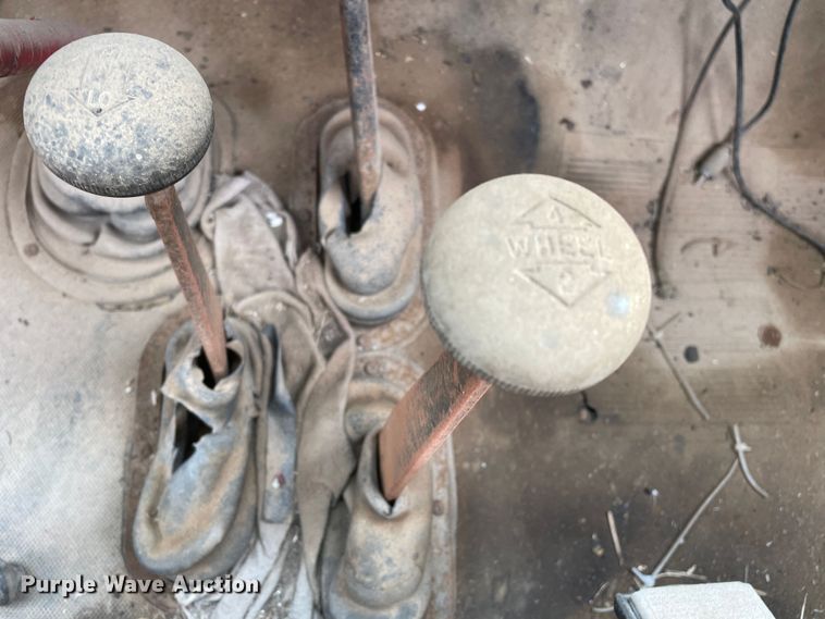 image for item DJ5213 1978 Ford F600  truck cab and chassis