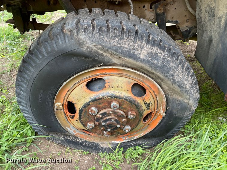 image for item DJ5213 1978 Ford F600  truck cab and chassis